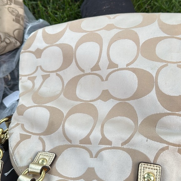 👜 Y2K Coach Graffiti Floral Satchel – Gold Trim | Rare Poppy Edition! - Picture 4 of 6